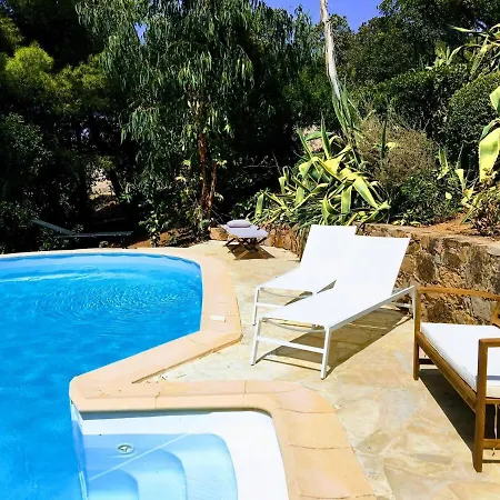 Superb Sea View With Pool And Big Garden Willa