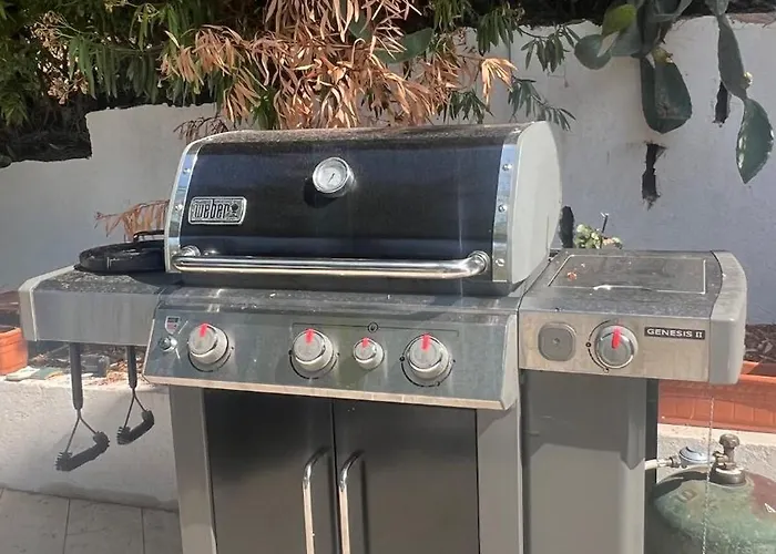 Superb Sea View With Pool And Big Garden וילה Pietrosella