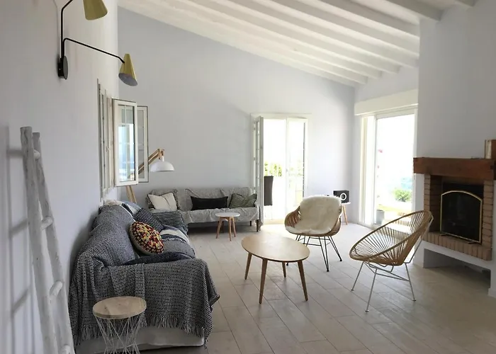 Superb Sea View With Pool And Big Garden וילה